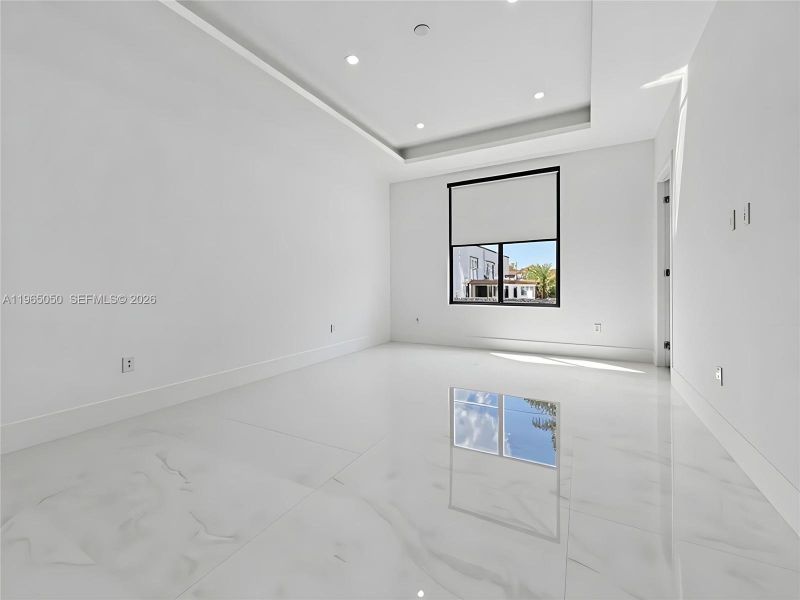 Spacious, unfurnished interior of a new home in , Miami (Image 46).