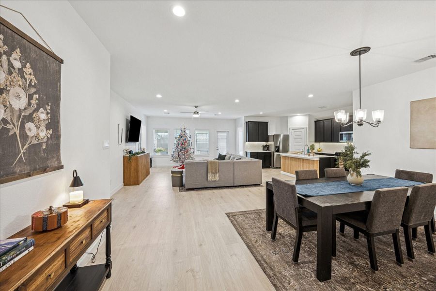 Furnished interior view inside a new home in Tamarron, Fulshear (Image 23). Furnished interior view inside a new home in Tamarron, Fulshear (Image 23).