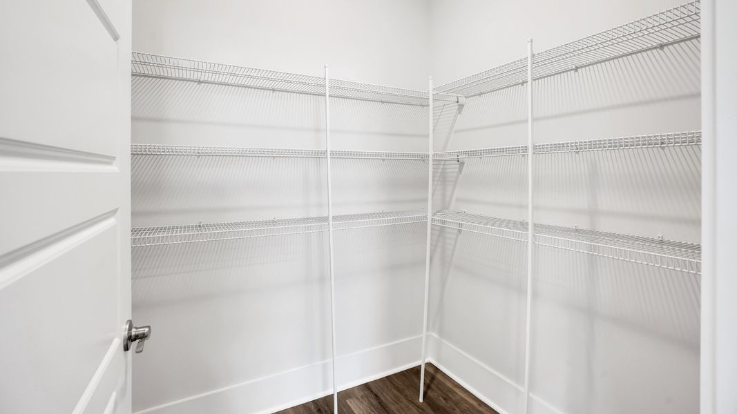 Spacious, unfurnished interior of a new home in Bella Point, Bolivia (Image 14).