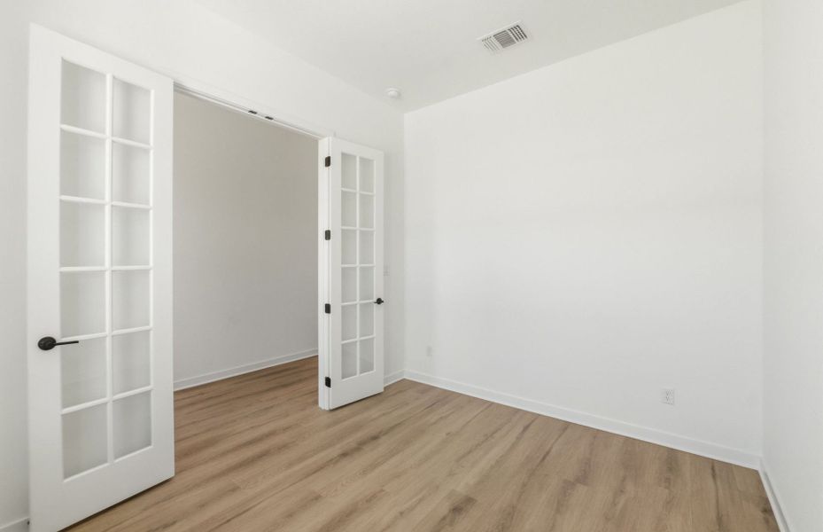Spacious, unfurnished interior of a new home in 6 Creeks, Kyle (Image 43).
