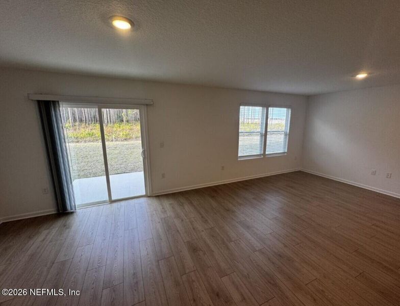 Spacious, unfurnished interior of a new home in Copes Landing, Jacksonville (Image 12).