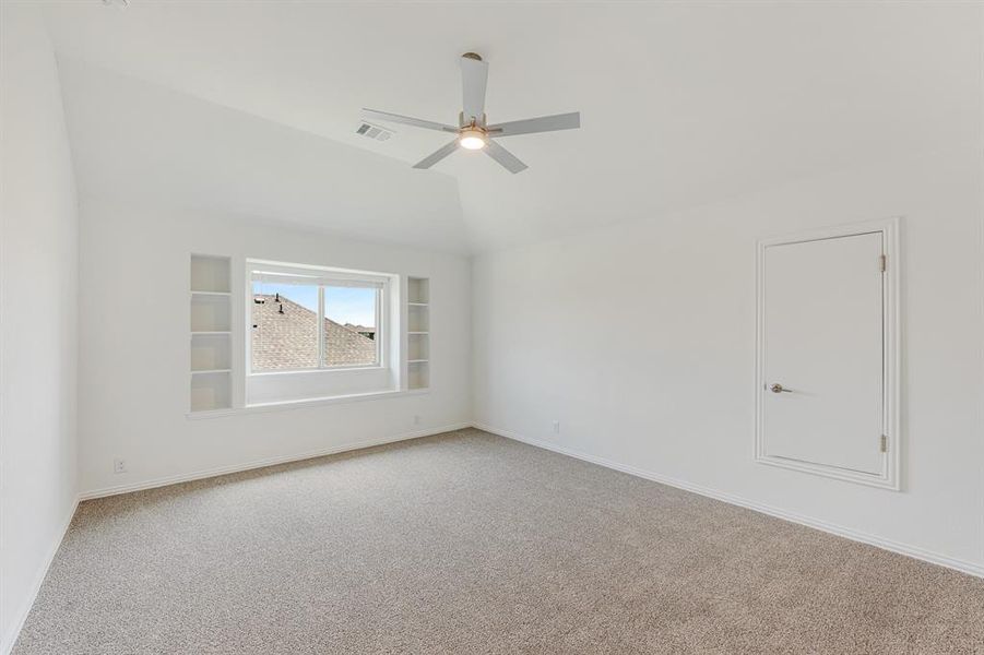 Spacious, unfurnished interior of a new home in Hampton Park, Glenn Heights (Image 21).