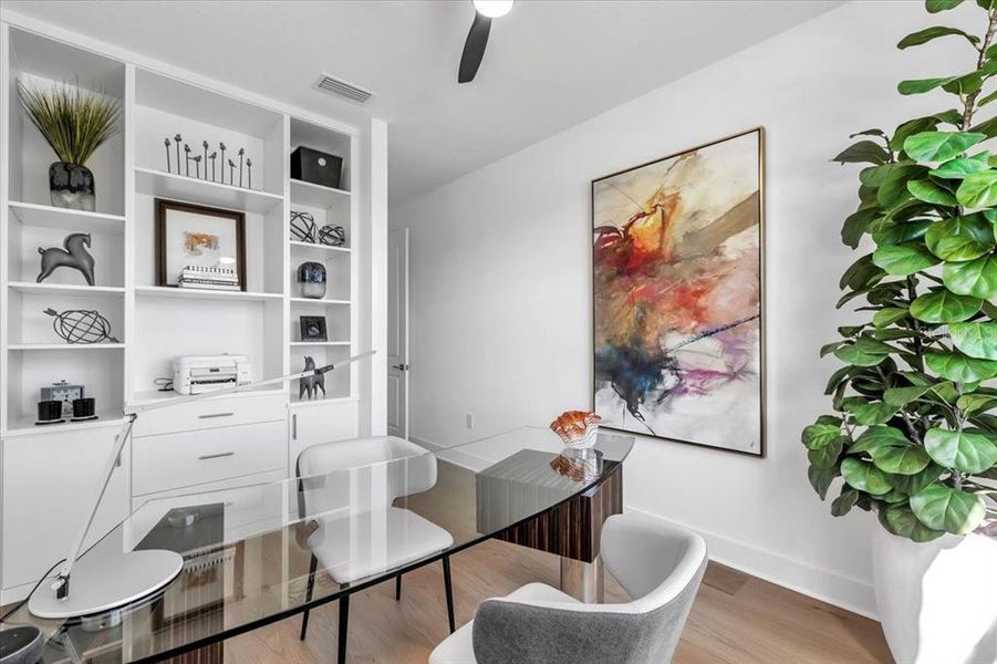 Furnished interior view inside a new home in , Venice (Image 56).