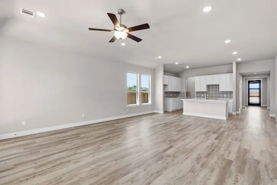Spacious, unfurnished interior of a new home in Trinity Grove, Spring (Image 9).