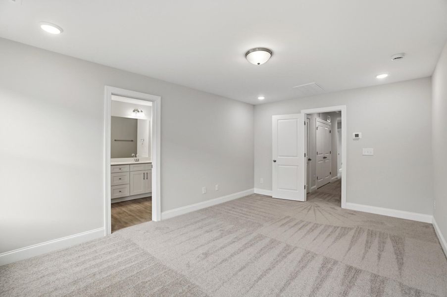 Spacious, unfurnished interior of a new home in Harrisburg Village Townhomes, Harrisburg (Image 46).