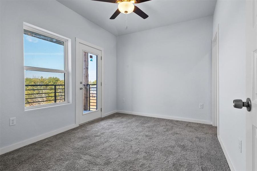 Spacious, unfurnished interior of a new home in , Granbury (Image 18).
