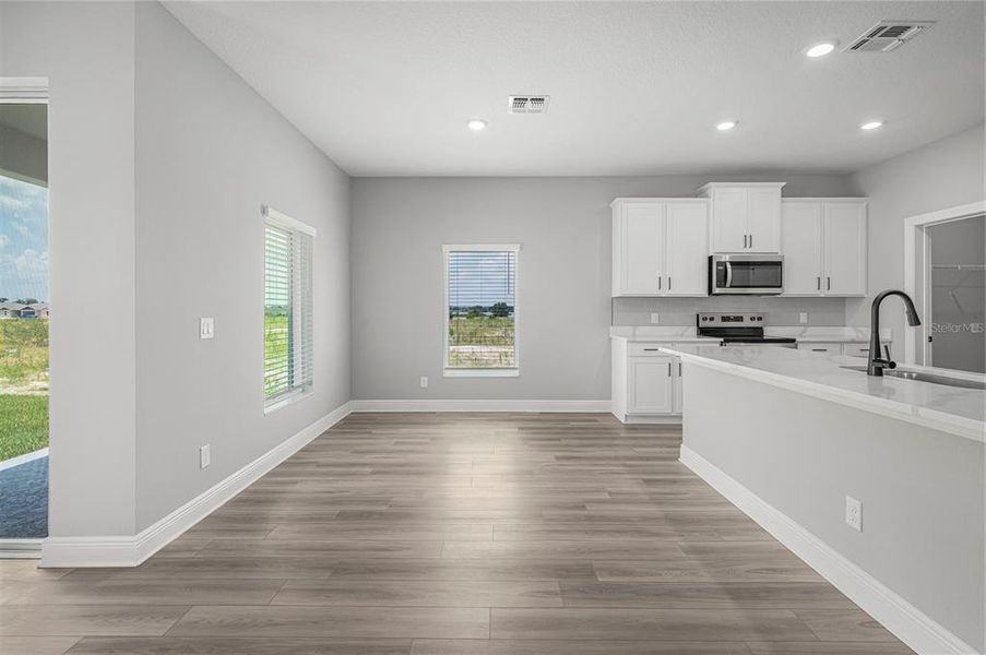 Image 37 of a home in Gum Lake Preserve.