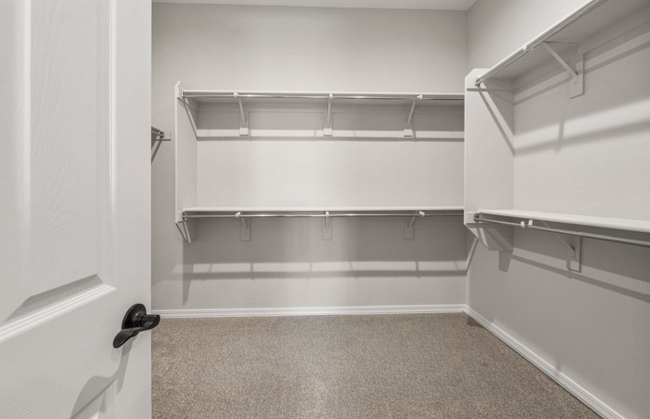 Spacious, unfurnished interior of a new home in Artisan at Asante, Surprise (Image 23).
