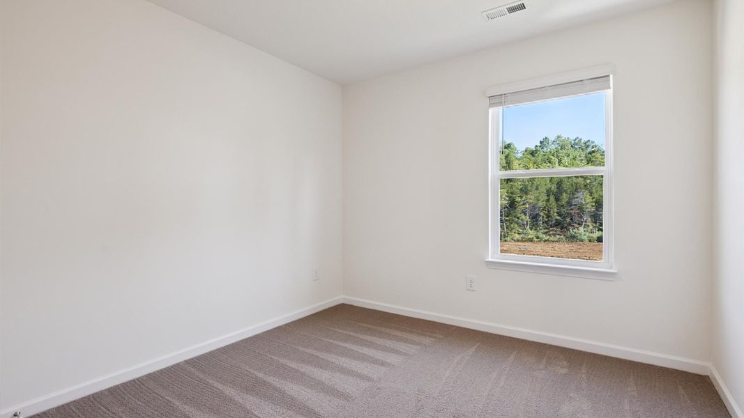 Spacious, unfurnished interior of a new home in Cherokee Crossing, Kodak (Image 14).