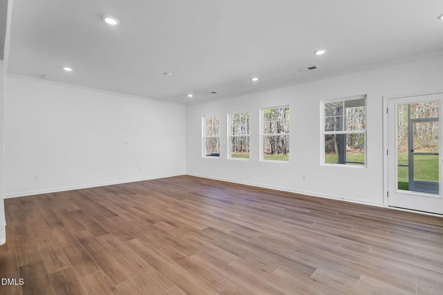 SUN_CaitlinCrossing_Pic_Chadwick-3