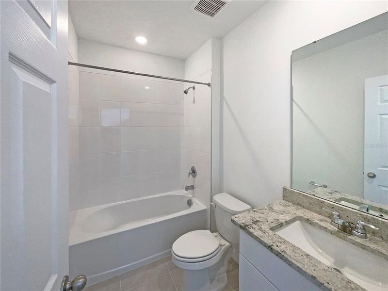 Furnished interior view inside a new home in Eden Hills, Lake Alfred (Image 9).