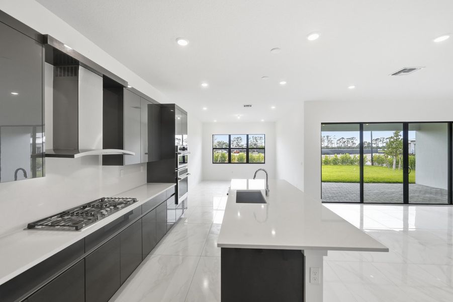 32-print-10140-royal-ascot-avenue