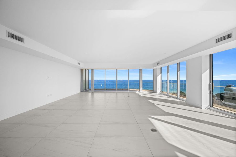 Spacious, unfurnished interior of a new home in , Fort Lauderdale (Image 52).