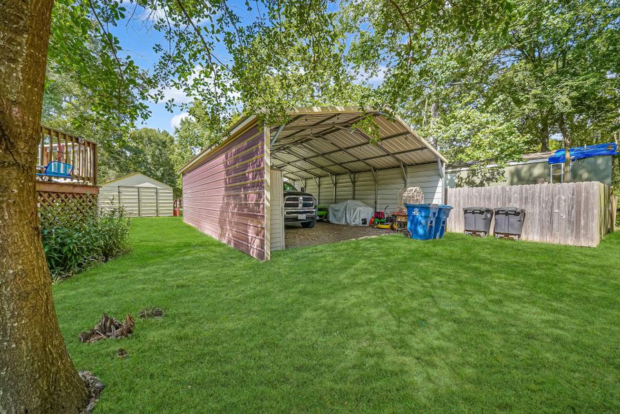 24' x 35' carport with 9' legs