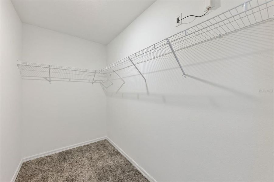 Spacious, unfurnished interior of a new home in , Orlando (Image 19).