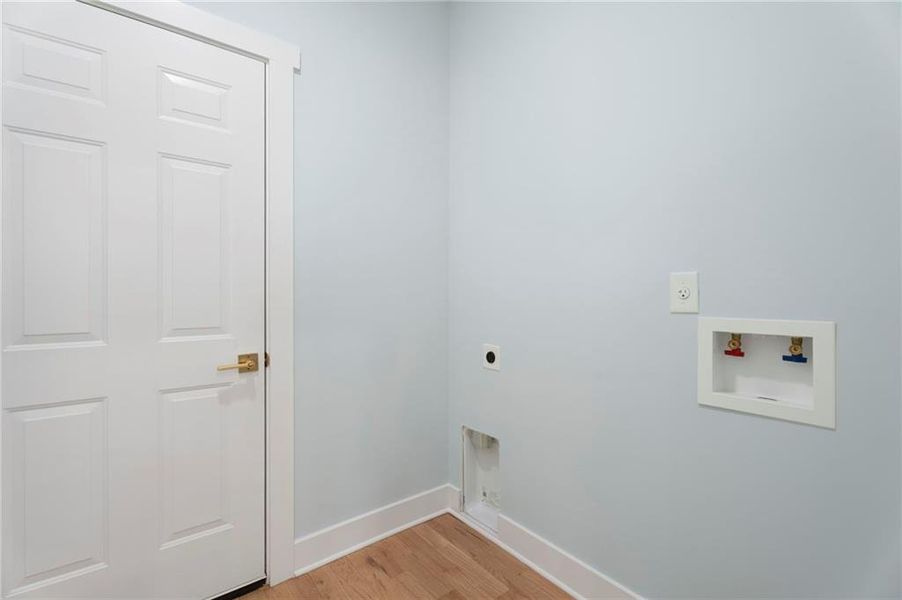 Spacious, unfurnished interior of a new home in , Summerville (Image 28).