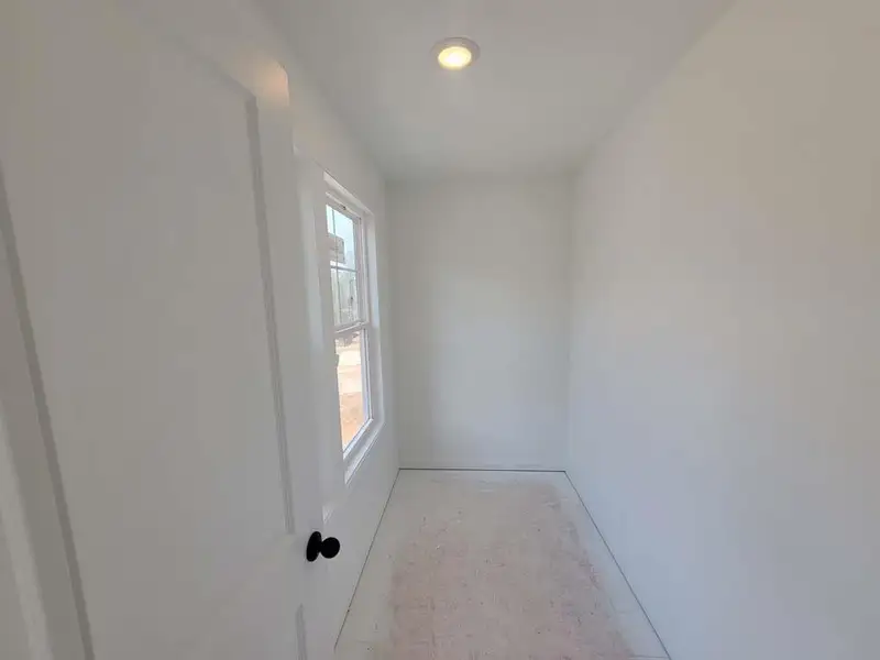 Spacious, unfurnished interior of a new home in The Estates at Casteel, Bethlehem (Image 7).