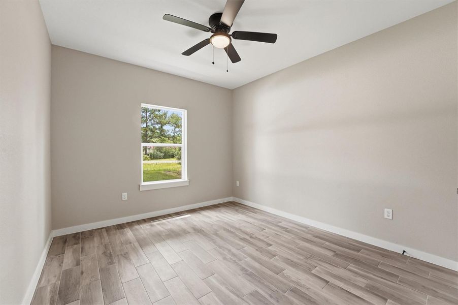 Spacious, unfurnished interior of a new home in , Conroe (Image 24).