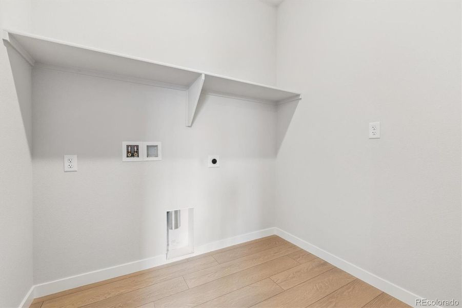 Spacious, unfurnished interior of a new home in Prestige Collection at Parkdale Commons, Lafayette (Image 21).