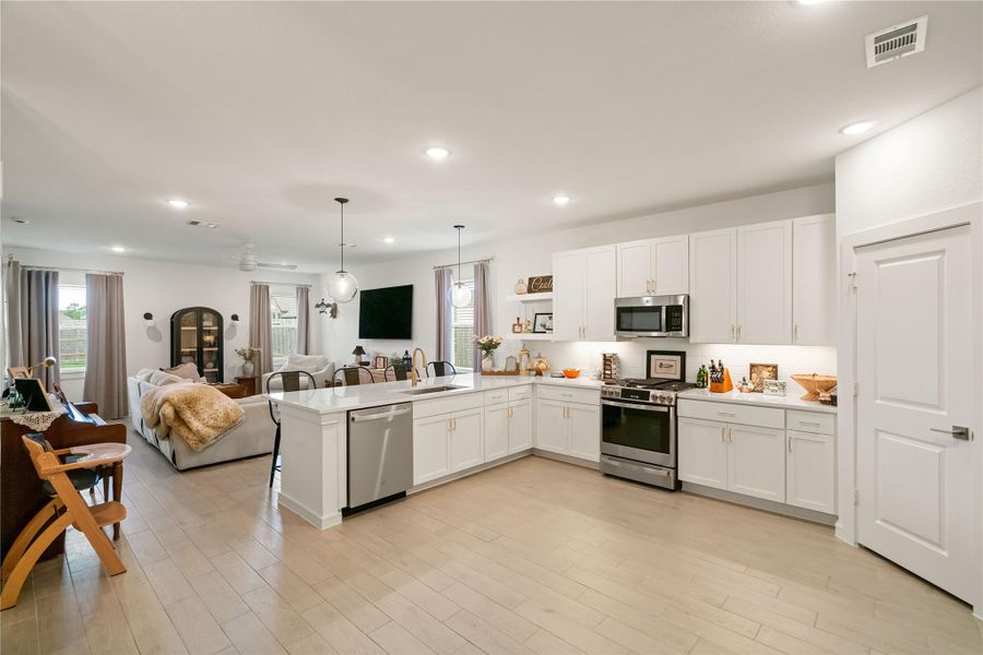 Furnished interior view inside a new home in , Anahuac (Image 5).