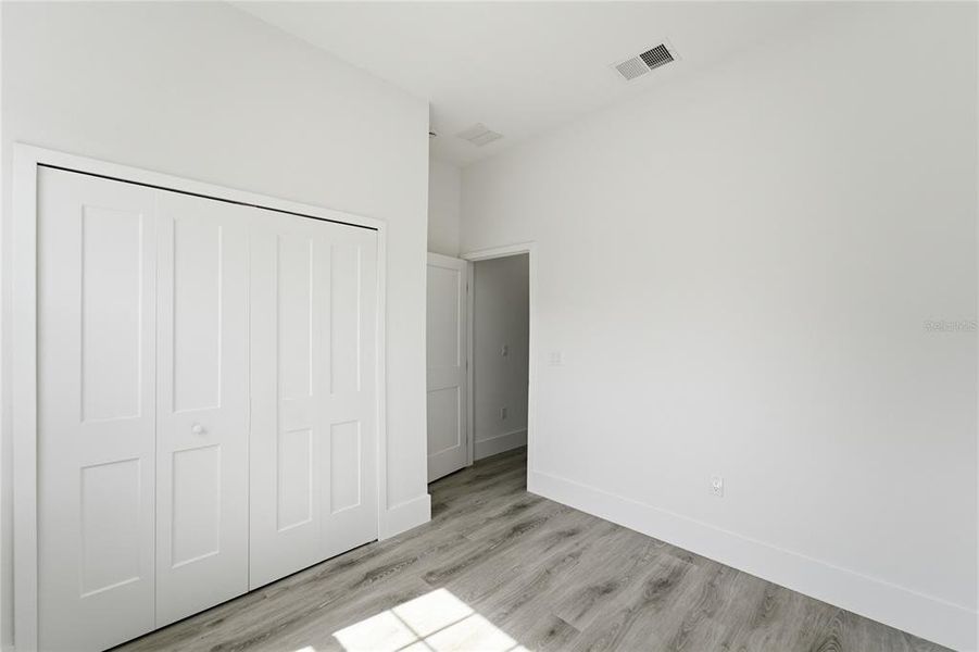 Spacious, unfurnished interior of a new home in , Dunnellon (Image 35).