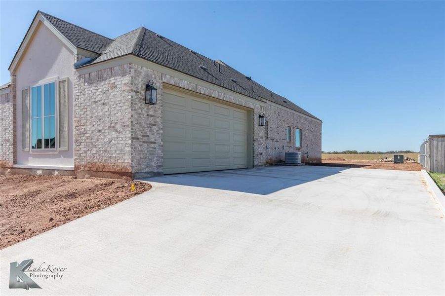 Exterior details and patio area of a home in , Abilene (Image 29).