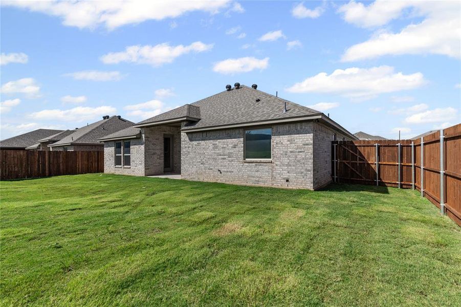 Exterior details and patio area of a home in , Springtown (Image 4).