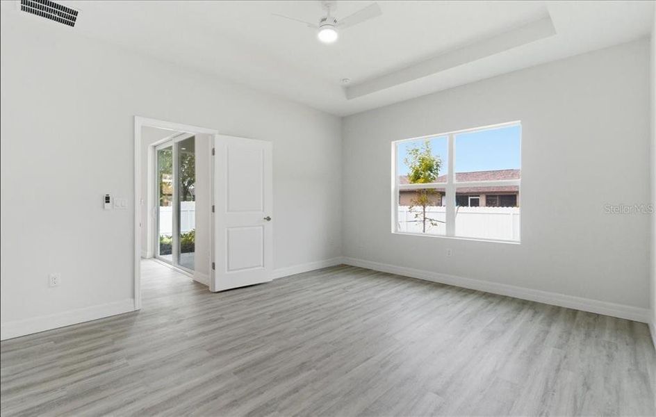 Spacious, unfurnished interior of a new home in , North Port (Image 23).