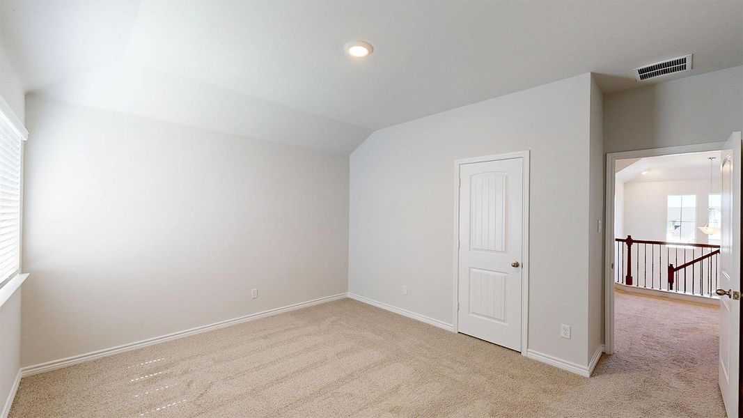 Spacious, unfurnished interior of a new home in Sterling Meadows, Salado (Image 24).