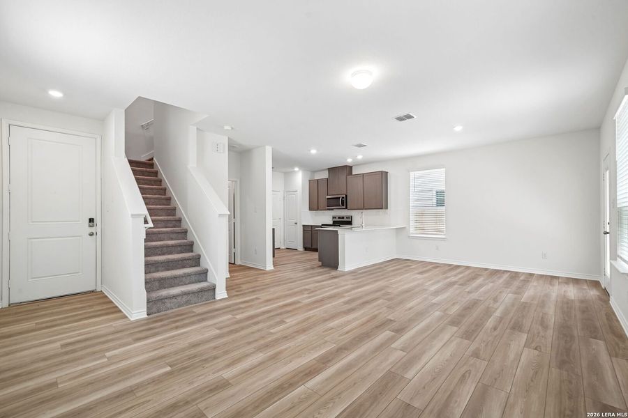 Spacious, unfurnished interior of a new home in Nagel Crossing, San Antonio (Image 14).