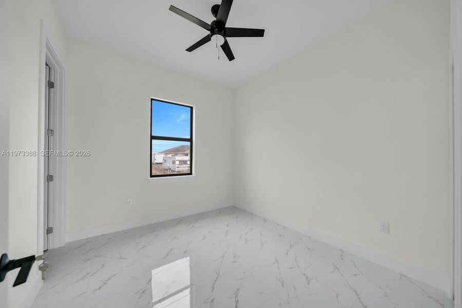 Spacious, unfurnished interior of a new home in , Lehigh Acres (Image 16).