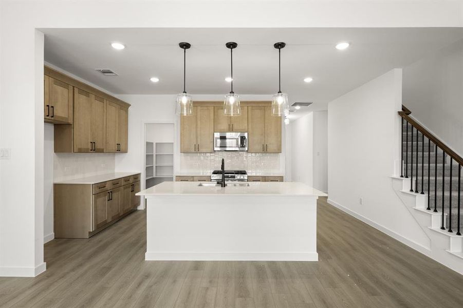 669 Tyronza- Kitchen-2