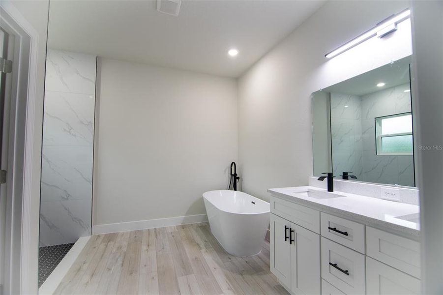 Furnished interior view inside a new home in , Ocala (Image 9).