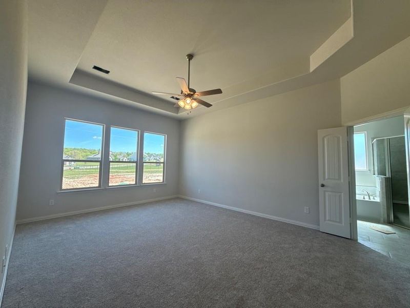 Spacious, unfurnished interior of a new home in Oak Grove Addition, Springtown (Image 5).