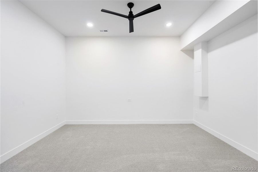 Spacious, unfurnished interior of a new home in , Denver (Image 27).
