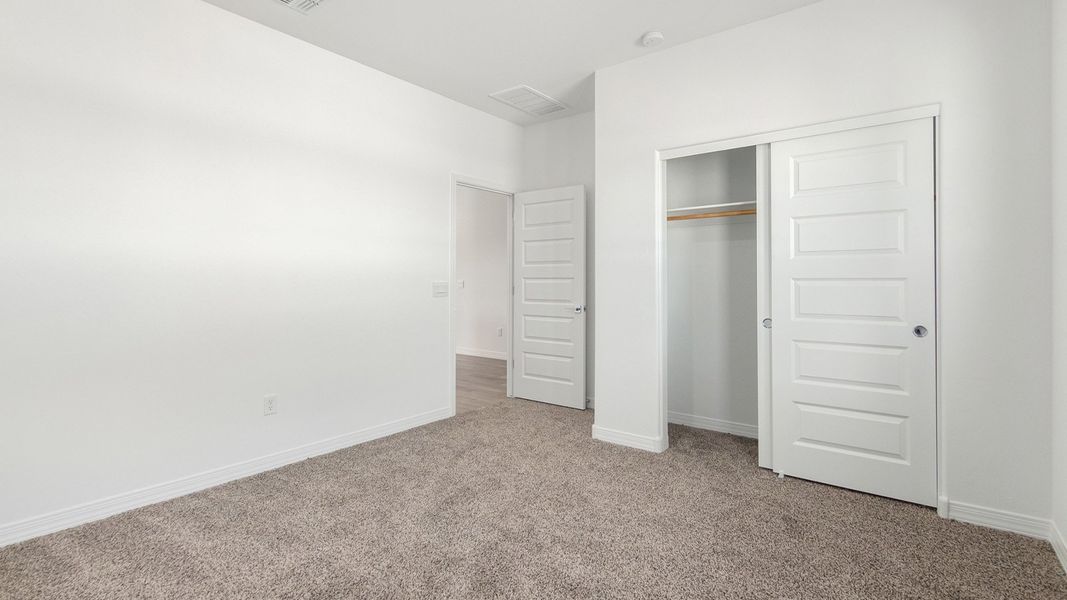 Representative unfurnished interior of a home built from the Sedona - Plan H50T7 by D.R. Horton in Sahuarita Acres, Sahuarita (Image 27).