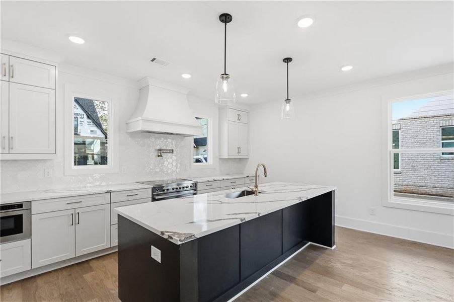 Furnished interior view inside a new home in , Roswell (Image 14).