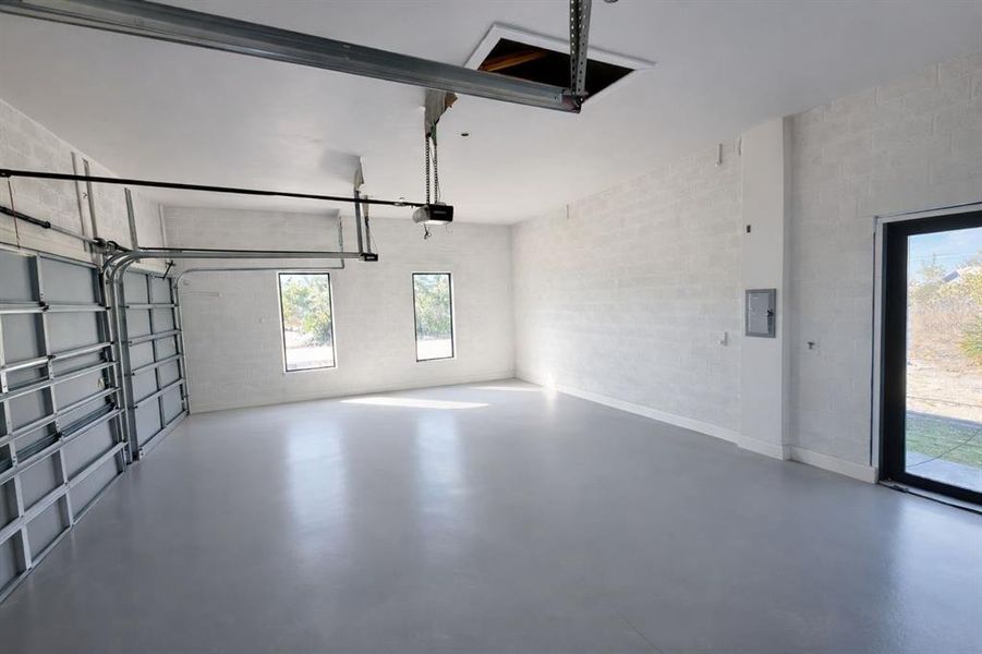 Spacious, unfurnished interior of a new home in , Port Charlotte (Image 23).