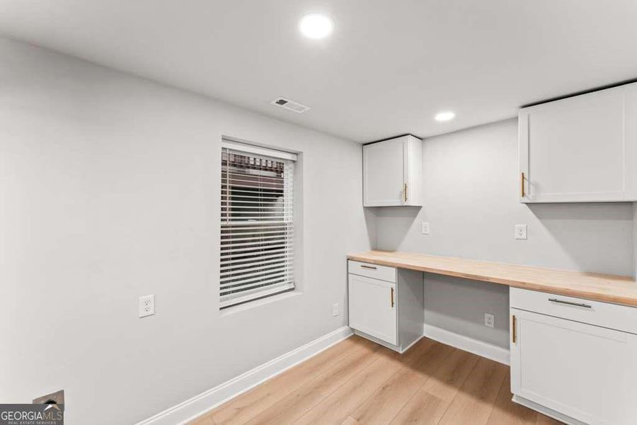 Furnished interior view inside a new home in , Atlanta (Image 14).