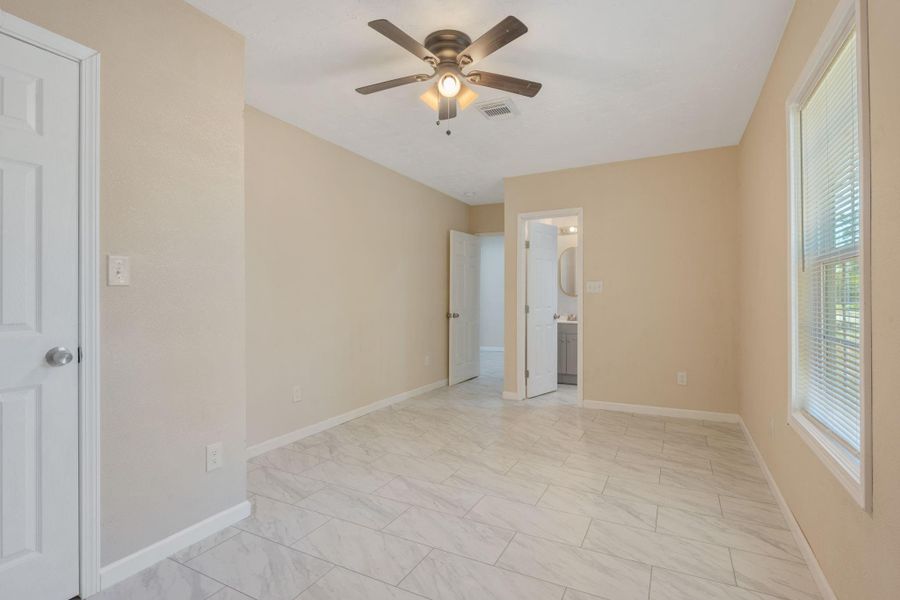 Spacious, unfurnished interior of a new home in , Hearne (Image 17). Spacious, unfurnished interior of a new home in , Hearne (Image 17).