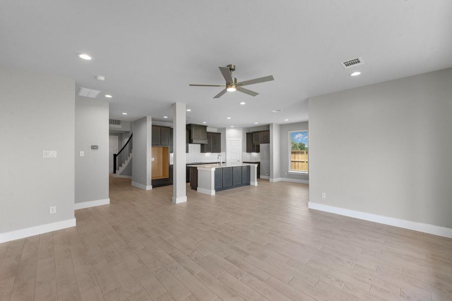 Spacious, unfurnished interior of a new home in Morton Creek Ranch, Katy (Image 15).