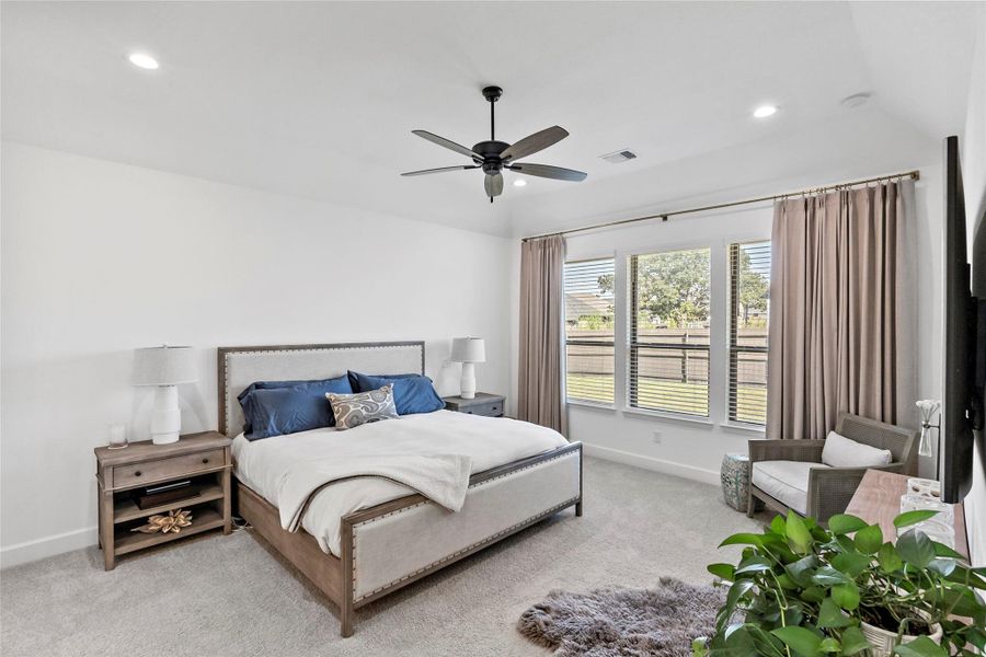 Furnished interior view inside a new home in , Bryan (Image 32).