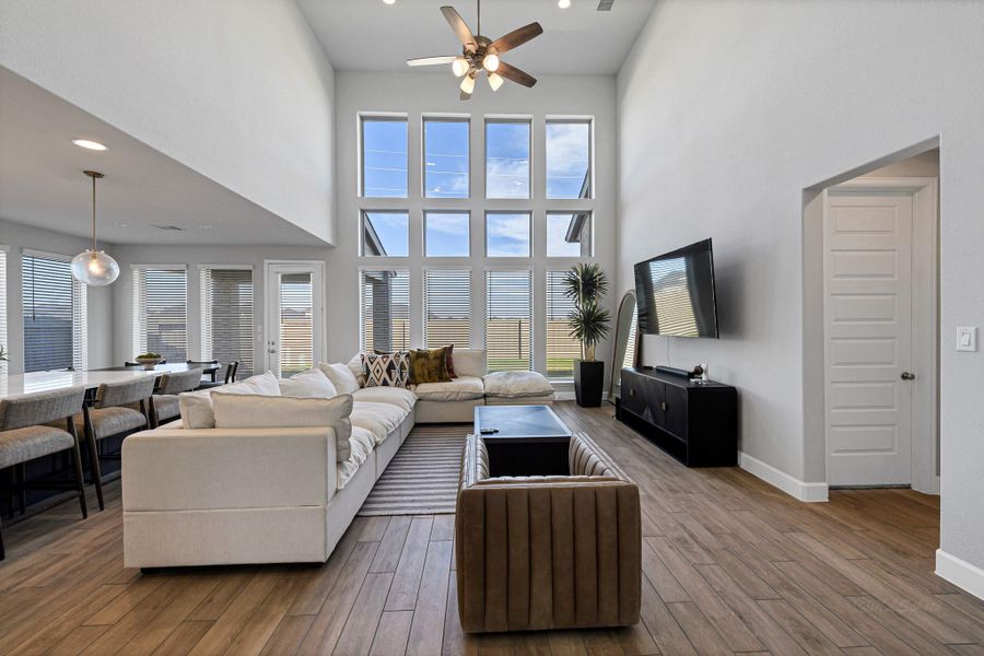Furnished interior view inside a new home in Cross Creek West 55', Fulshear (Image 15). Furnished interior view inside a new home in Cross Creek West 55', Fulshear (Image 15).