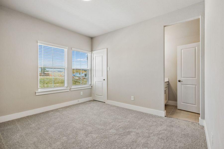 Spacious, unfurnished interior of a new home in Rainwater Crossing, Celina (Image 25).
