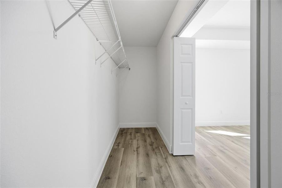 Spacious, unfurnished interior of a new home in , Dunnellon (Image 13).