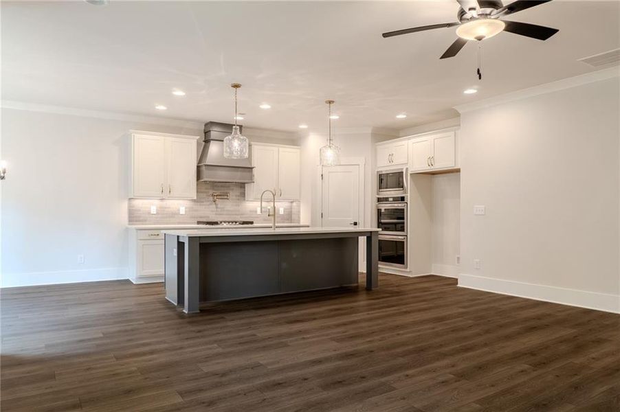 Furnished interior view inside a new home in Riverwalk, Monroe (Image 7).