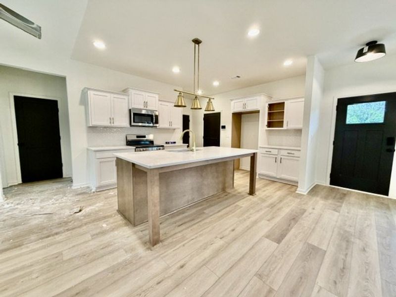 Furnished interior view inside a new home in Oakview, Pine Mountain (Image 4).