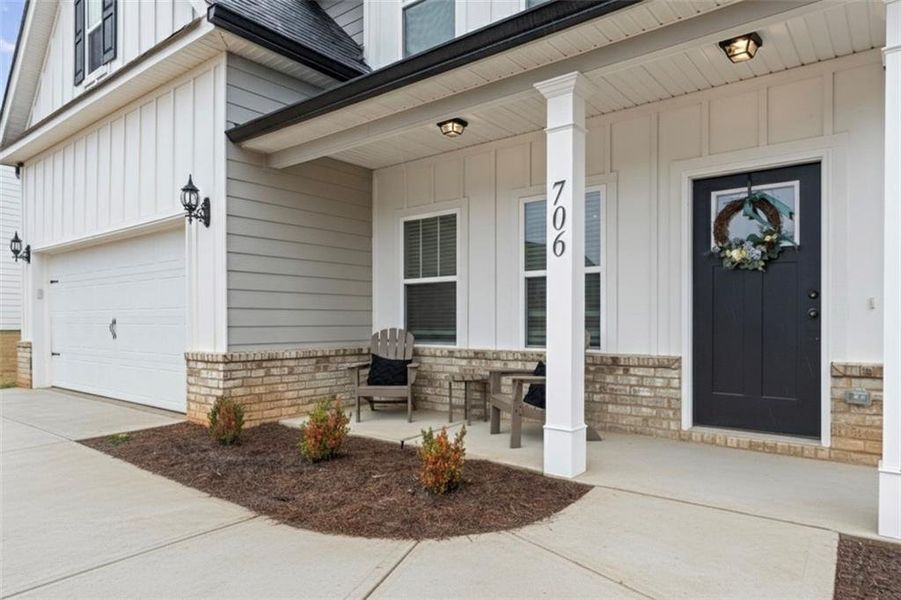 Exterior details and patio area of a home in , Bonaire (Image 3).