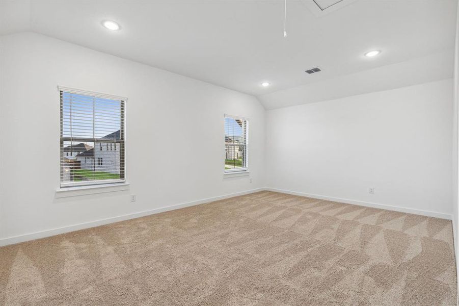 Spacious, unfurnished interior of a new home in Elevon, Lavon (Image 27).