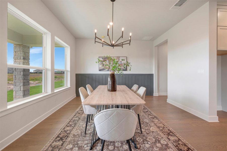 Dining Area (Staged)